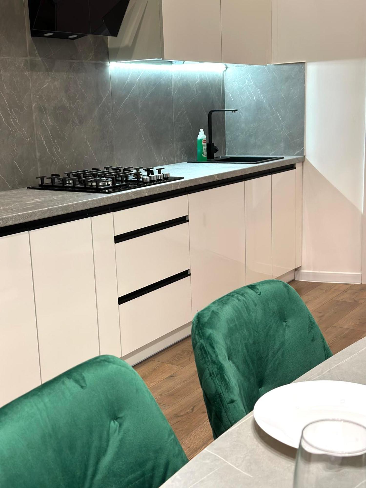 Romantic Apartments - In The Center Of Lviv , King-Size Bed Eksteriør bilde