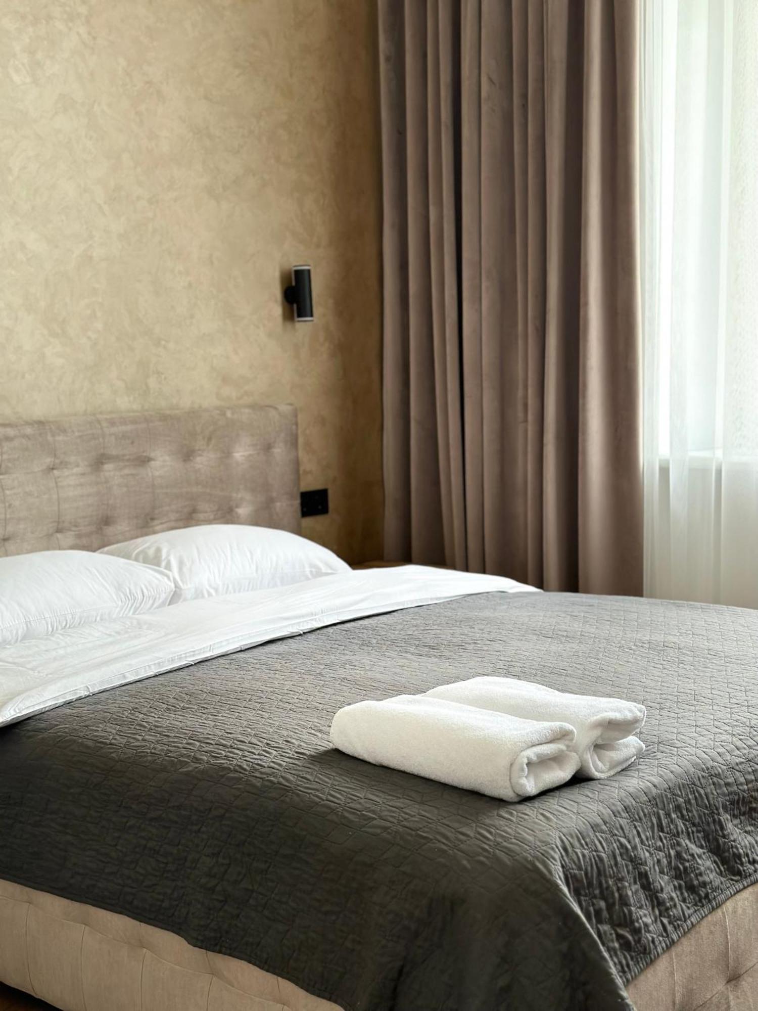 Romantic Apartments - In The Center Of Lviv , King-Size Bed Eksteriør bilde