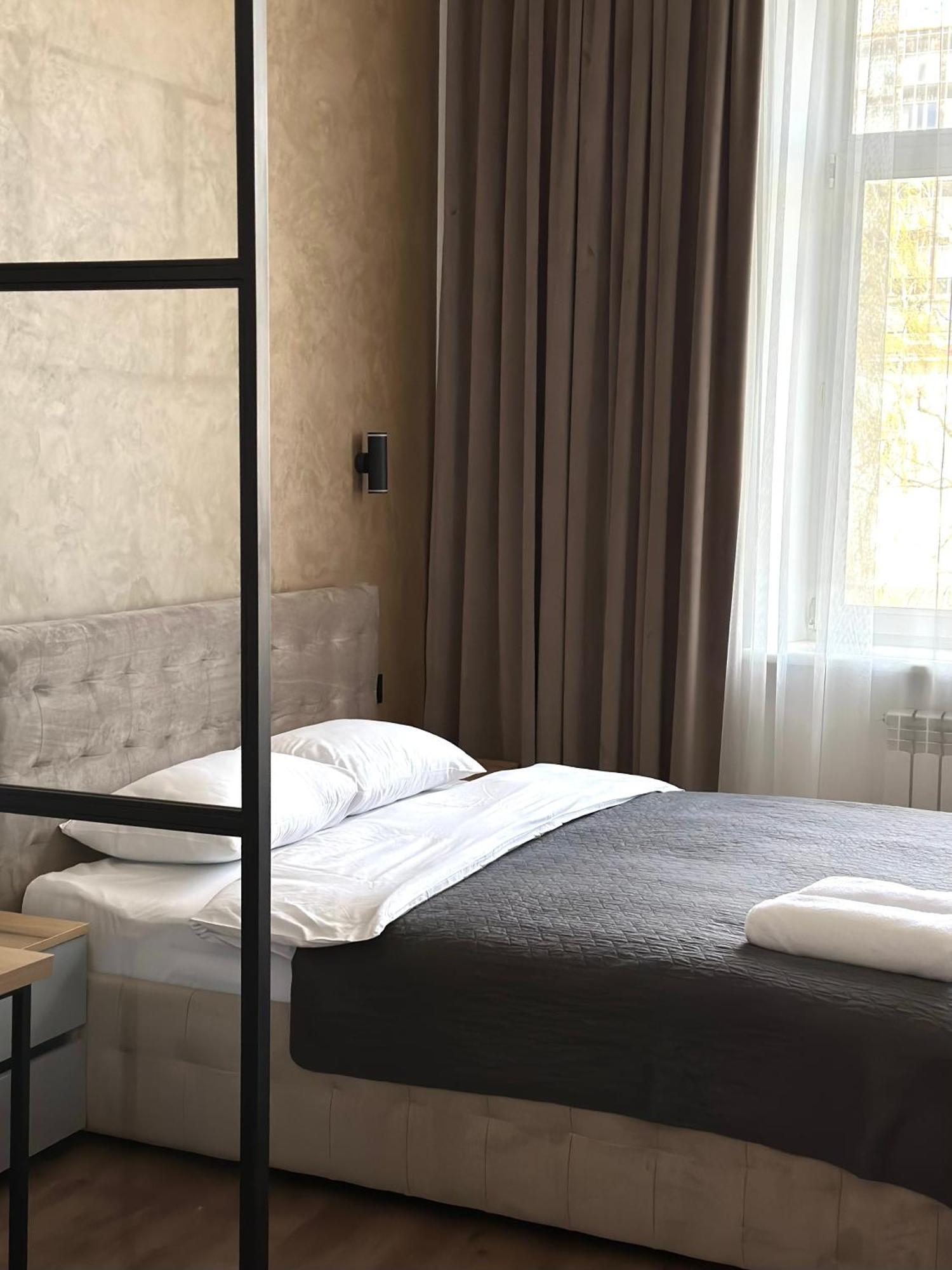 Romantic Apartments - In The Center Of Lviv , King-Size Bed Eksteriør bilde